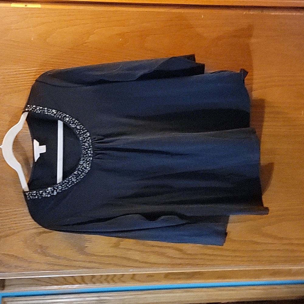 Laura Ashley embellished top in sz L.
